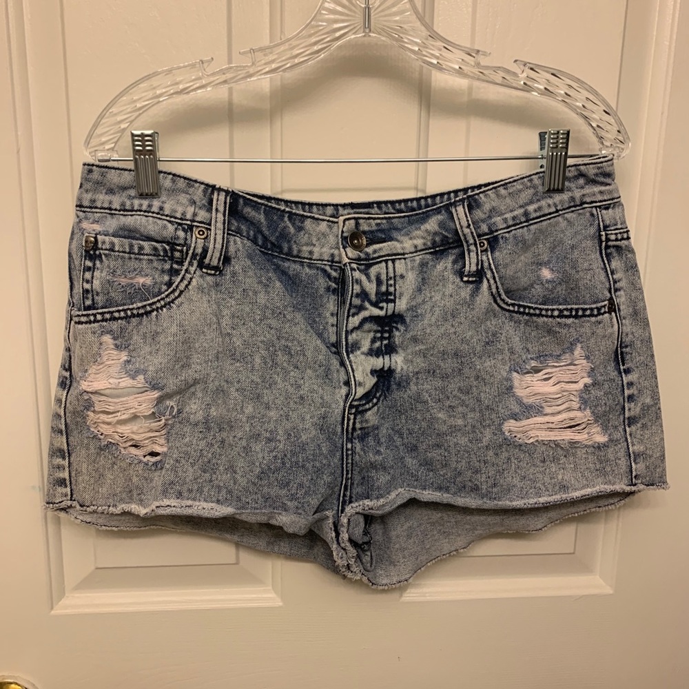 🖤BLACKHEART HIGH RISE JEAN SHORTS